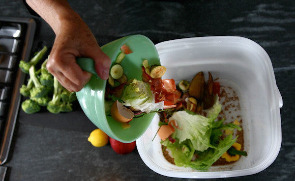 17 Ways To Live Trash-Free & Adopt A Zero-Waste Lifestyle in 2017 (Kitchen & Food Edition)